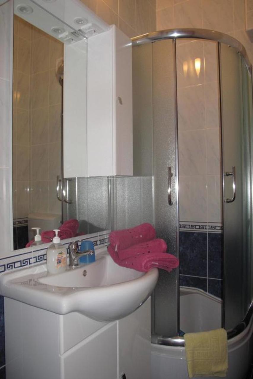 Apartments Mia Стари Град Екстериор снимка