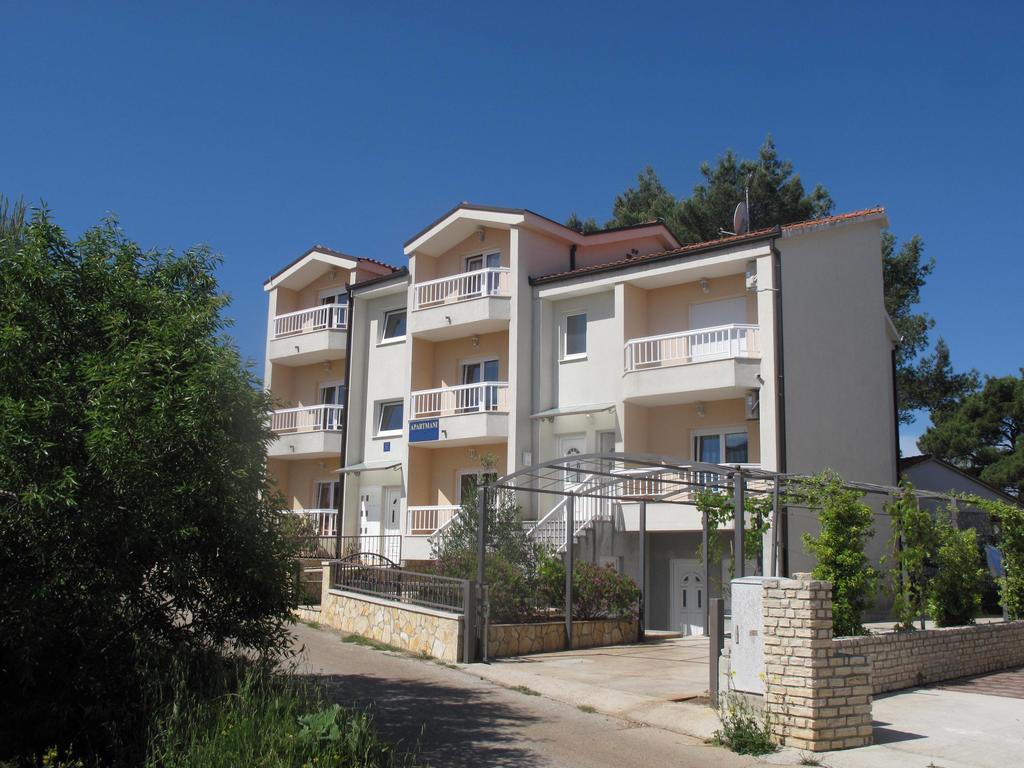 Apartments Mia Стари Град Екстериор снимка