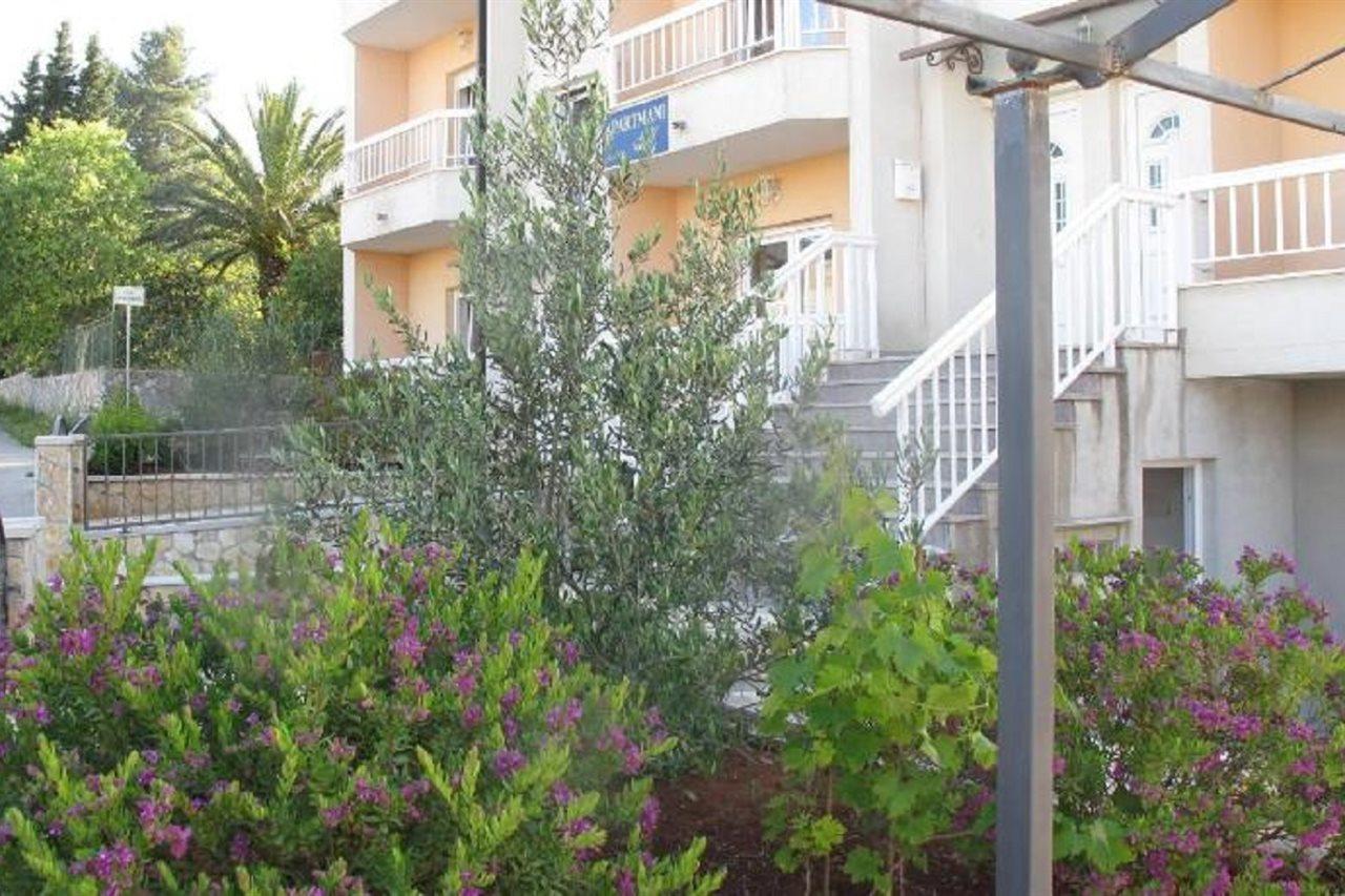Apartments Mia Стари Град Екстериор снимка