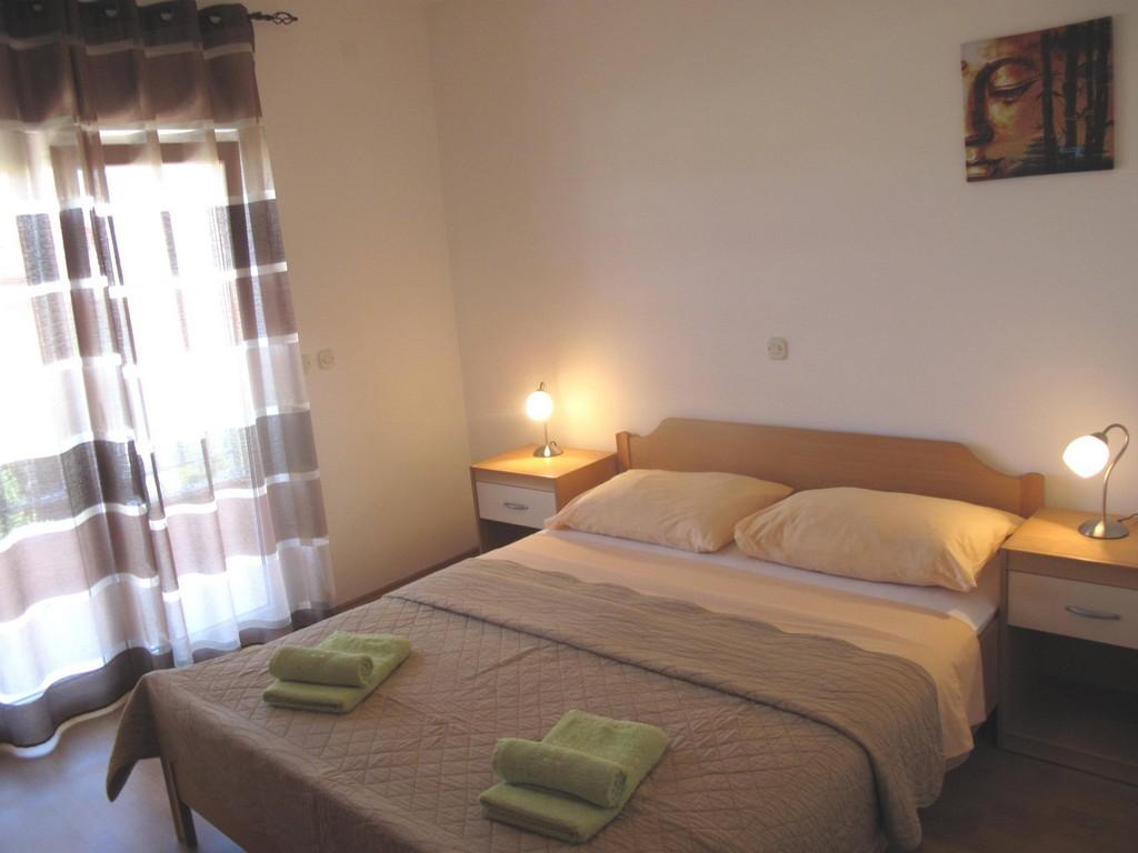 Apartments Mia Стари Град Екстериор снимка