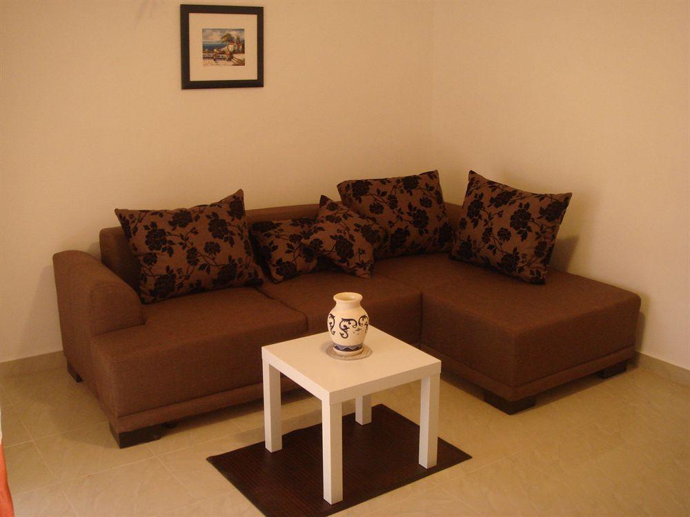 Apartments Mia Стари Град Екстериор снимка